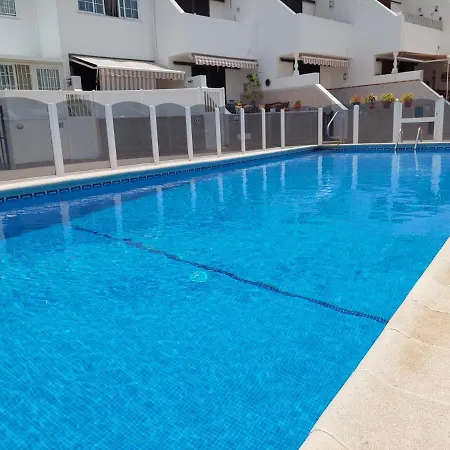 Jacuzzi House Sunflower 펜션