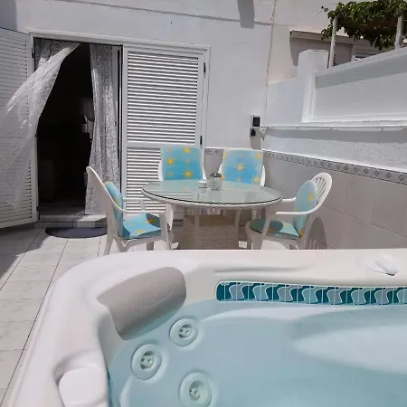 Jacuzzi House Sunflower Holiday home